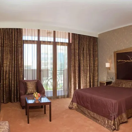 Hotel Festa Via Pontica 4*