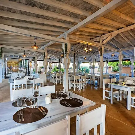 Festa Via Pontica ホテル 4*