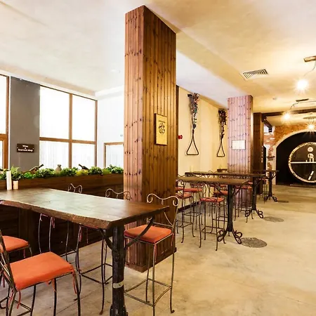 Festa Via Pontica מלון 4*