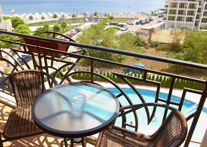 Festa Via Pontica 4*