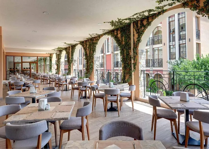 Festa Via Pontica Hotel